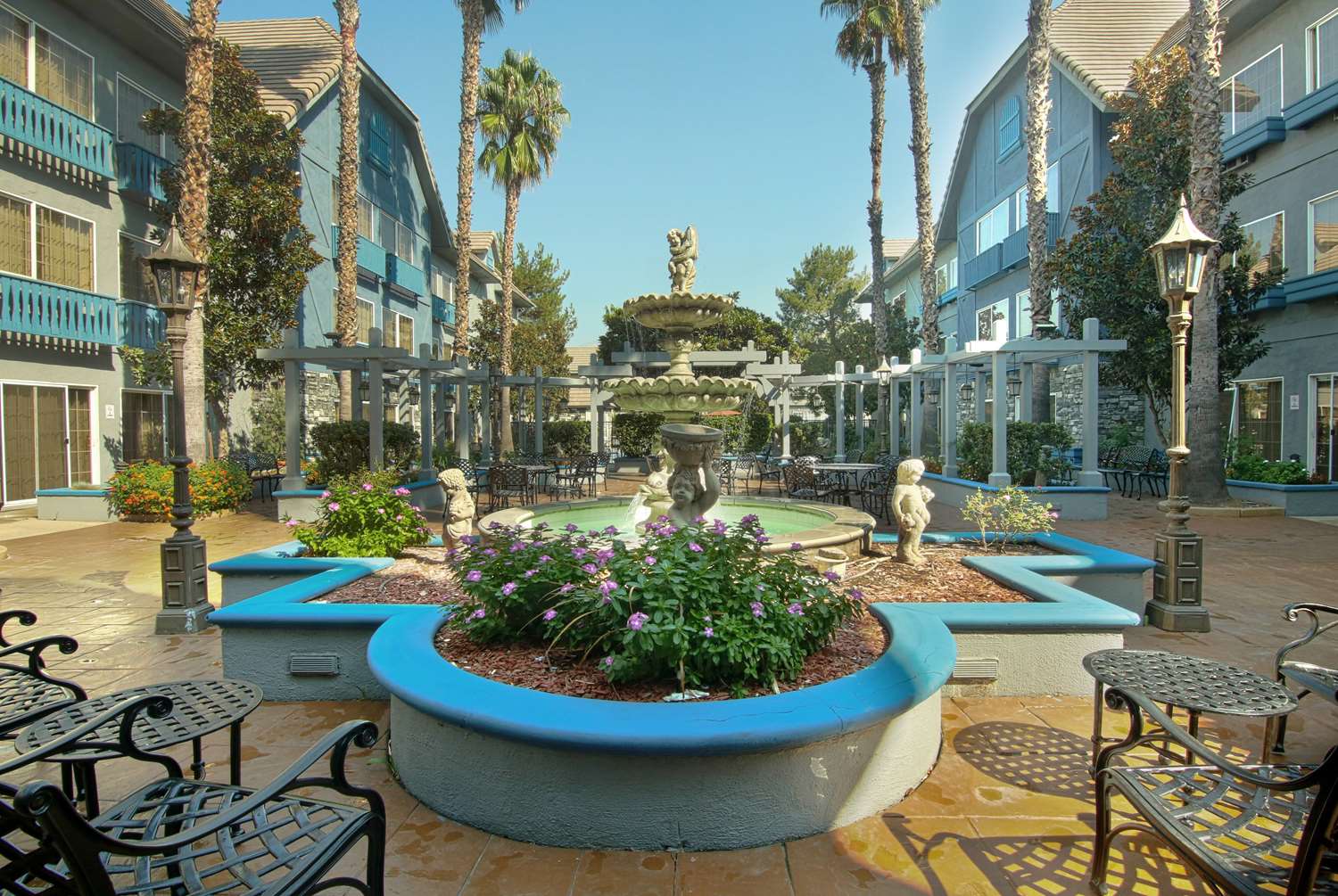 Azure Hotel & Suites, Trademark Collection by Wyndham 18/21