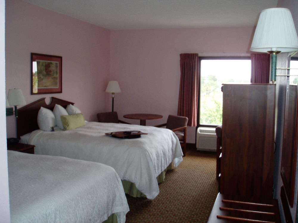 Hampton Inn Spring Hill 11/43