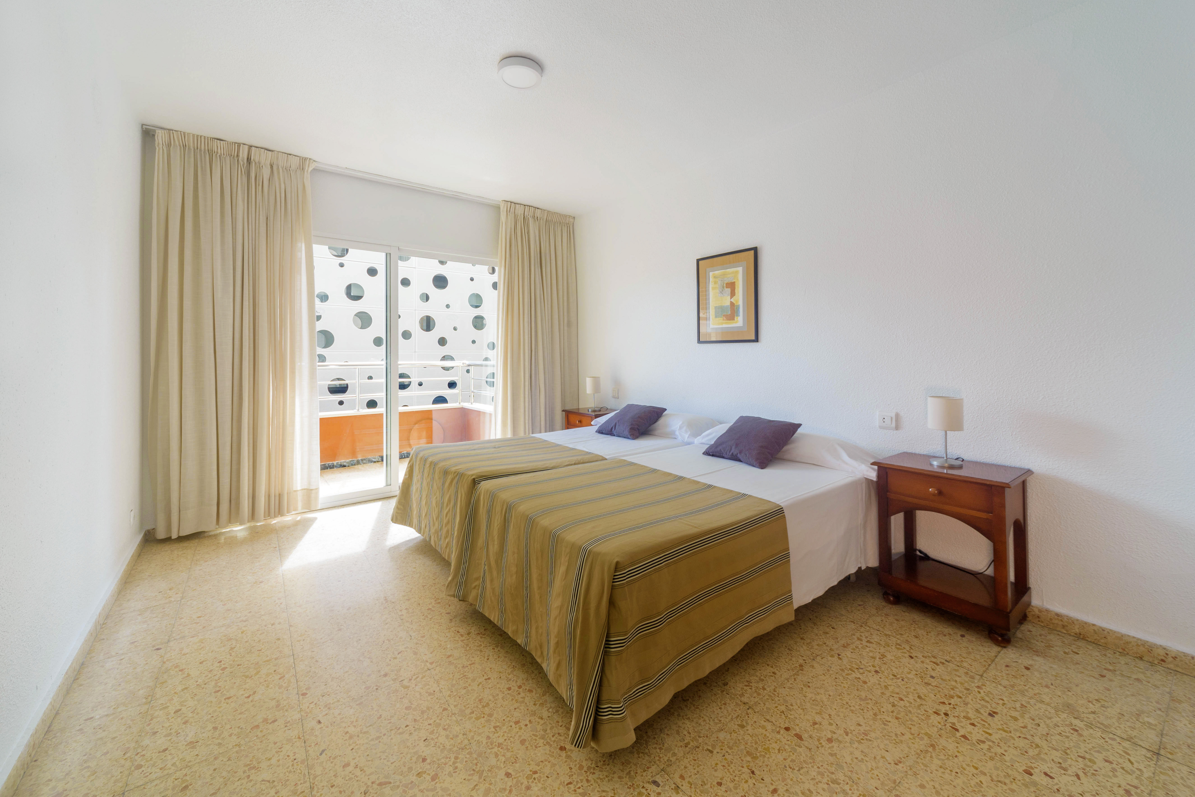 3 Bedrooms, Apartment, 2 Bathrooms