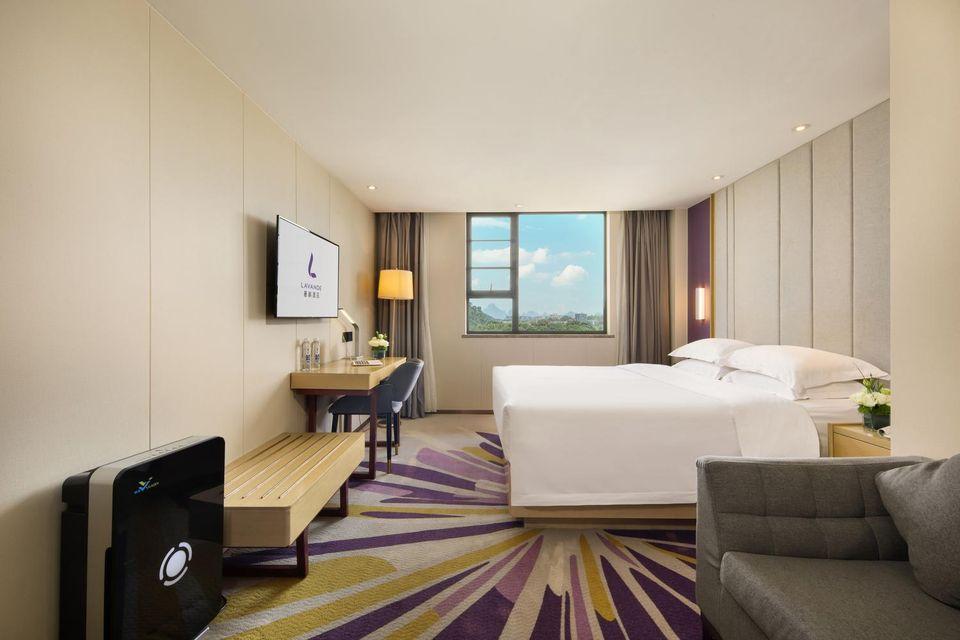 Space, Deluxe, Queen Bed