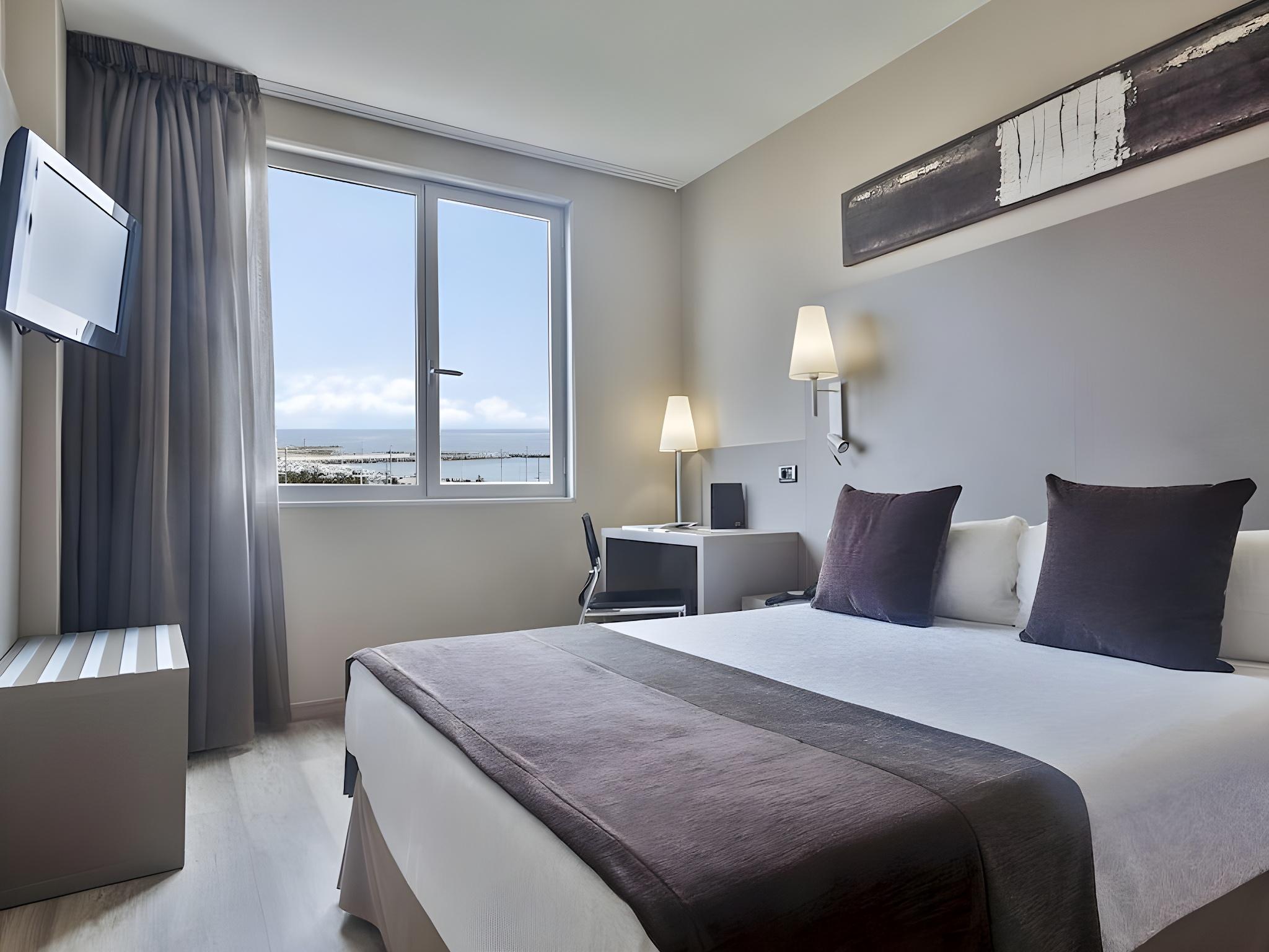 Business, Queen Bed, Sea View