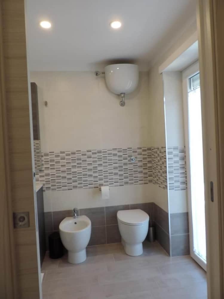 Pretty Tiburtina Room 26/28