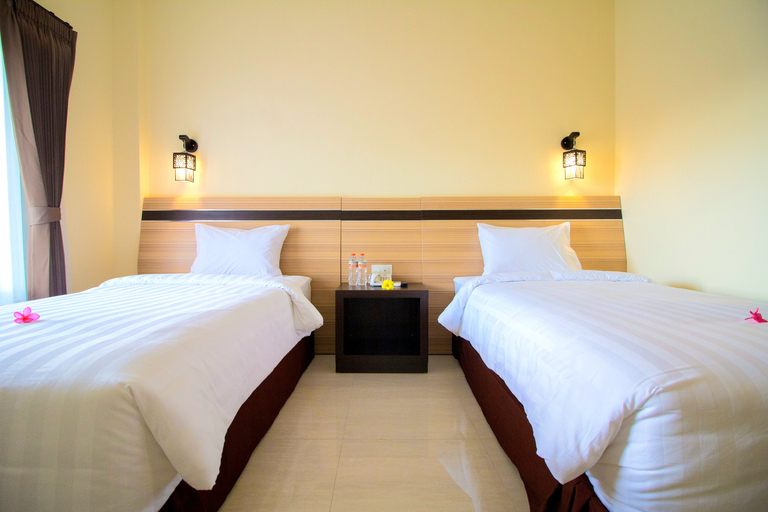 Superior, Twin Beds, Smoking