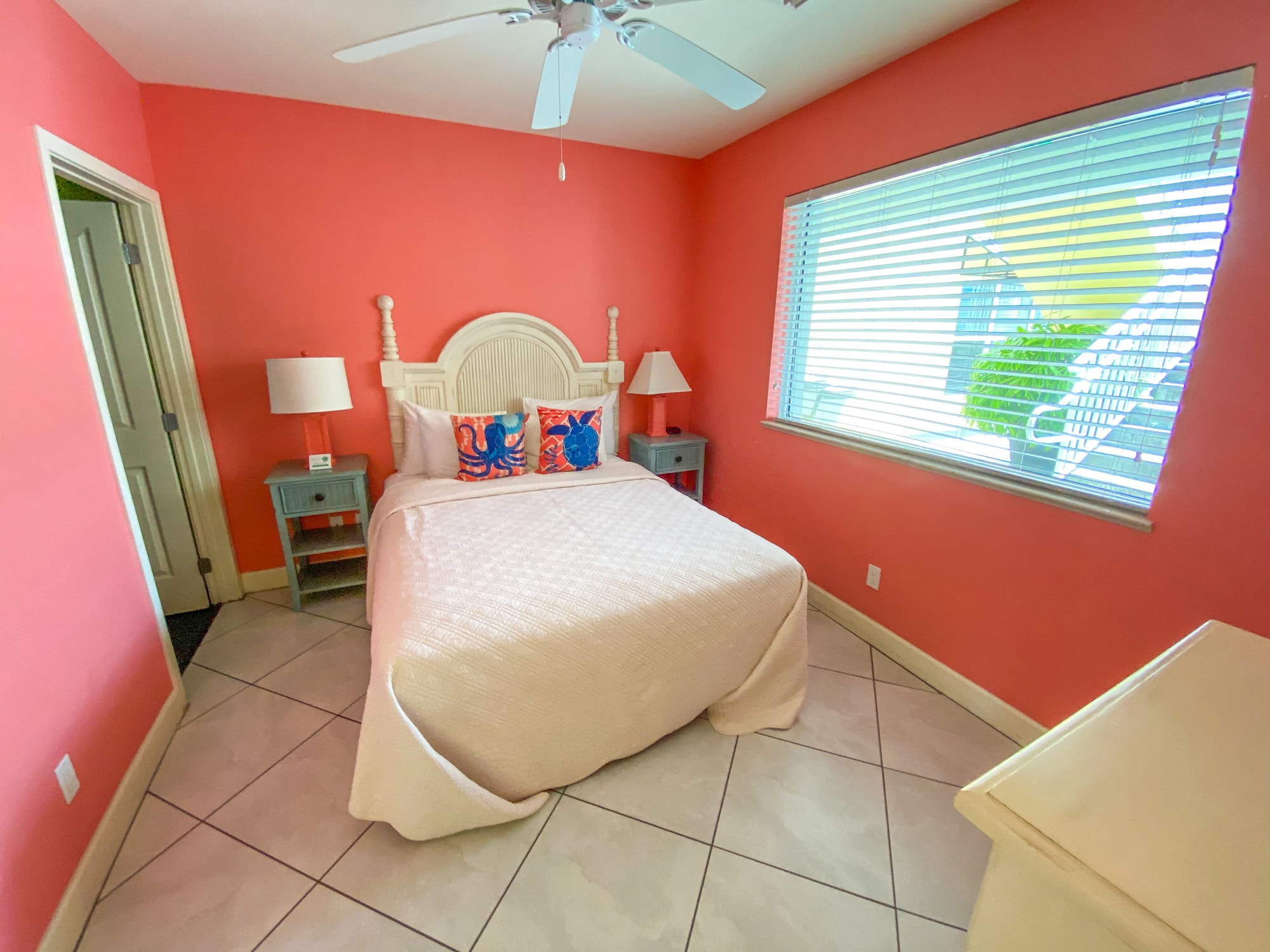 2 Bedrooms, Condo, Deluxe, King and Queen Bed, City View, 2 Bathrooms, Sofa