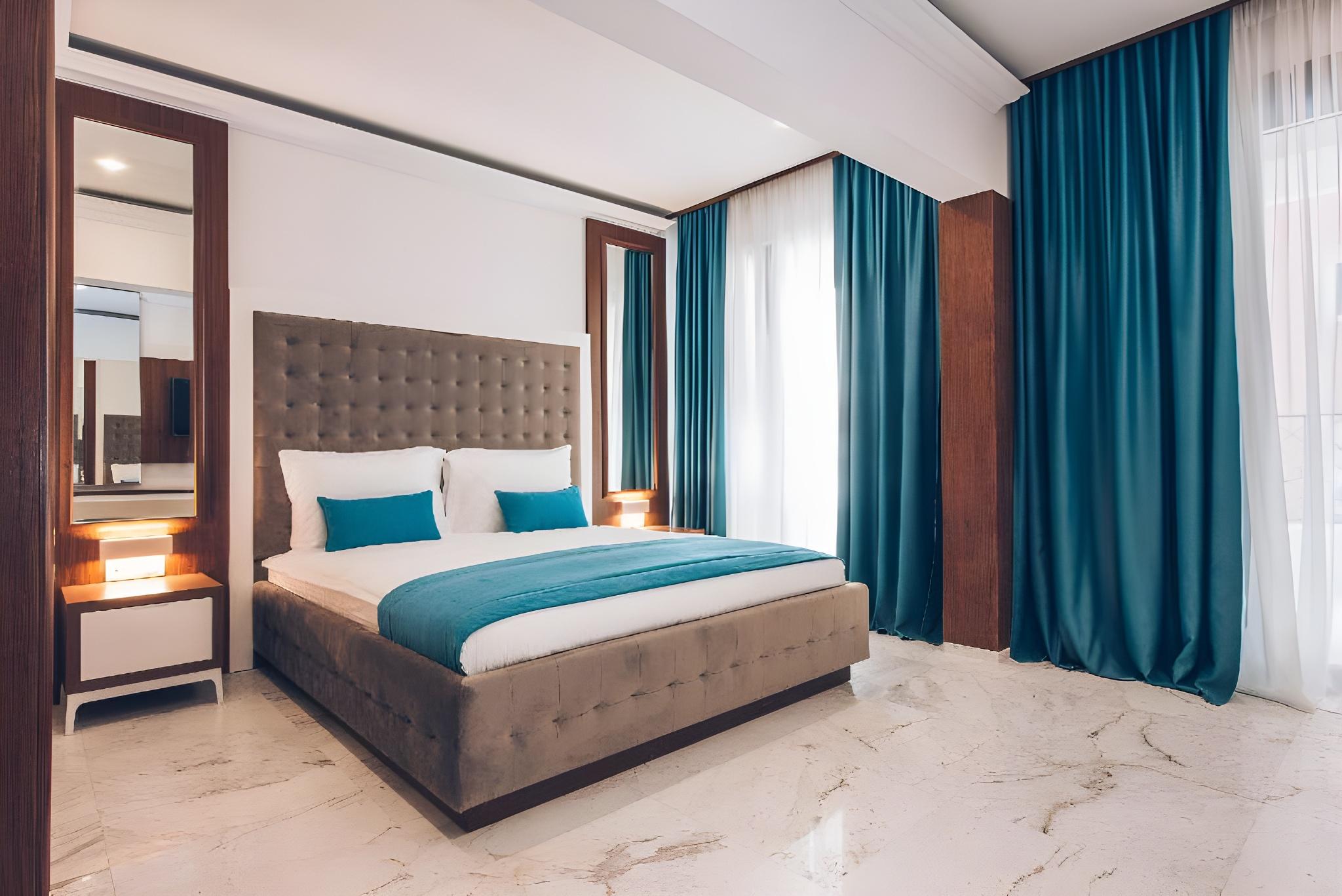 SUPERIOR, DOUBLE OR TWIN BED