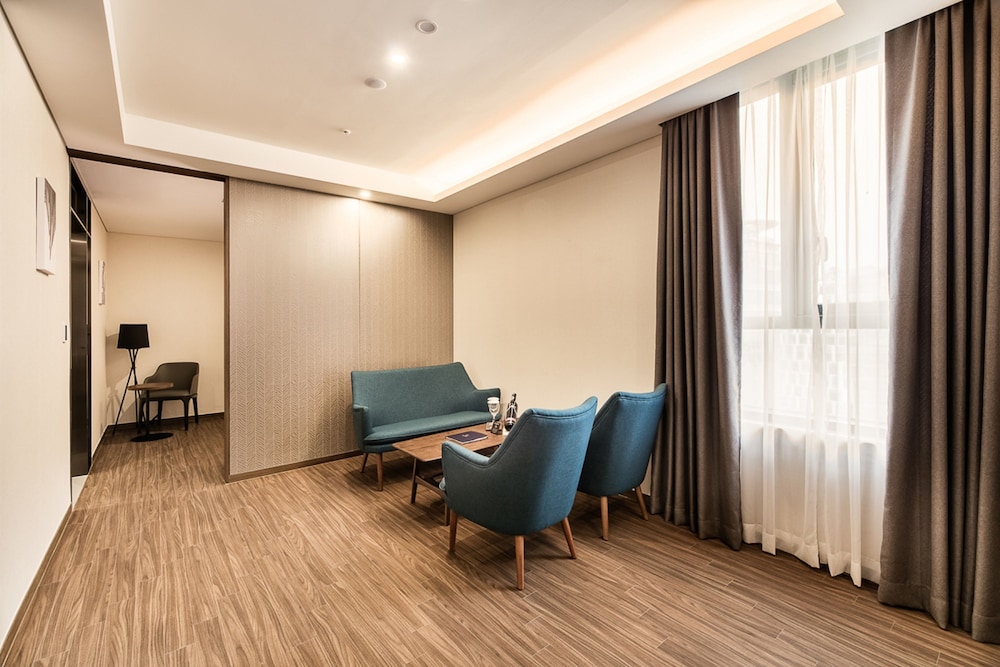 WD HOTEL 29/50