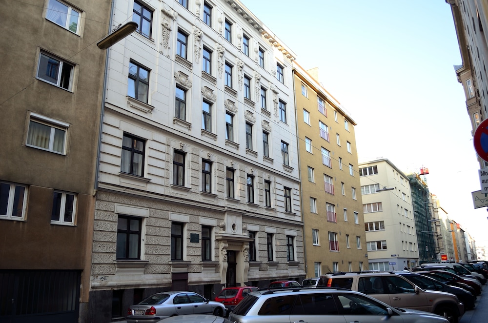 GoVienna Belvedere Apartment 14/19