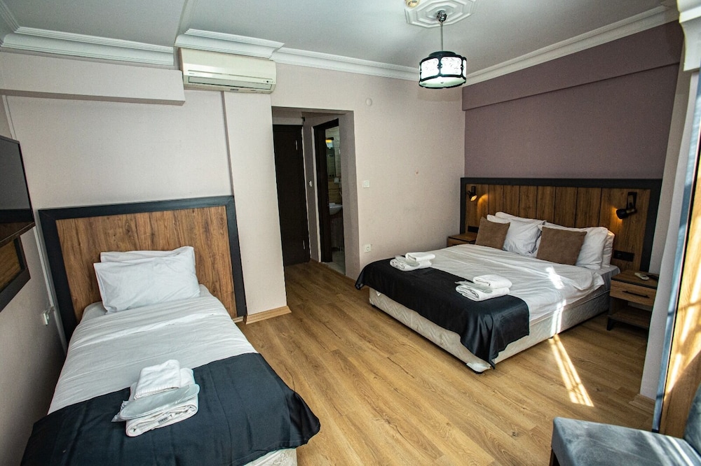 COMFORT HOTEL TAKSIM 11/49