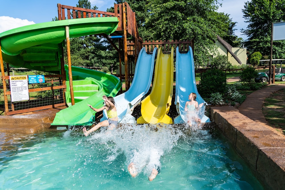 Gooderson Monks Cowl Golf Resort 34/50