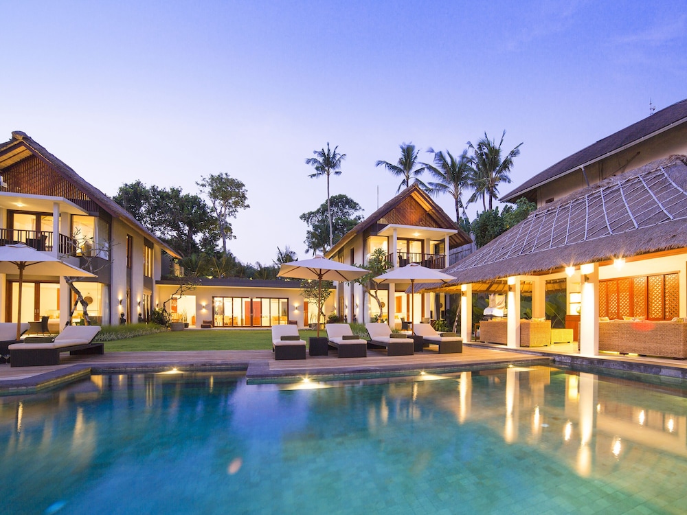 Seseh Beach Villas 45/50