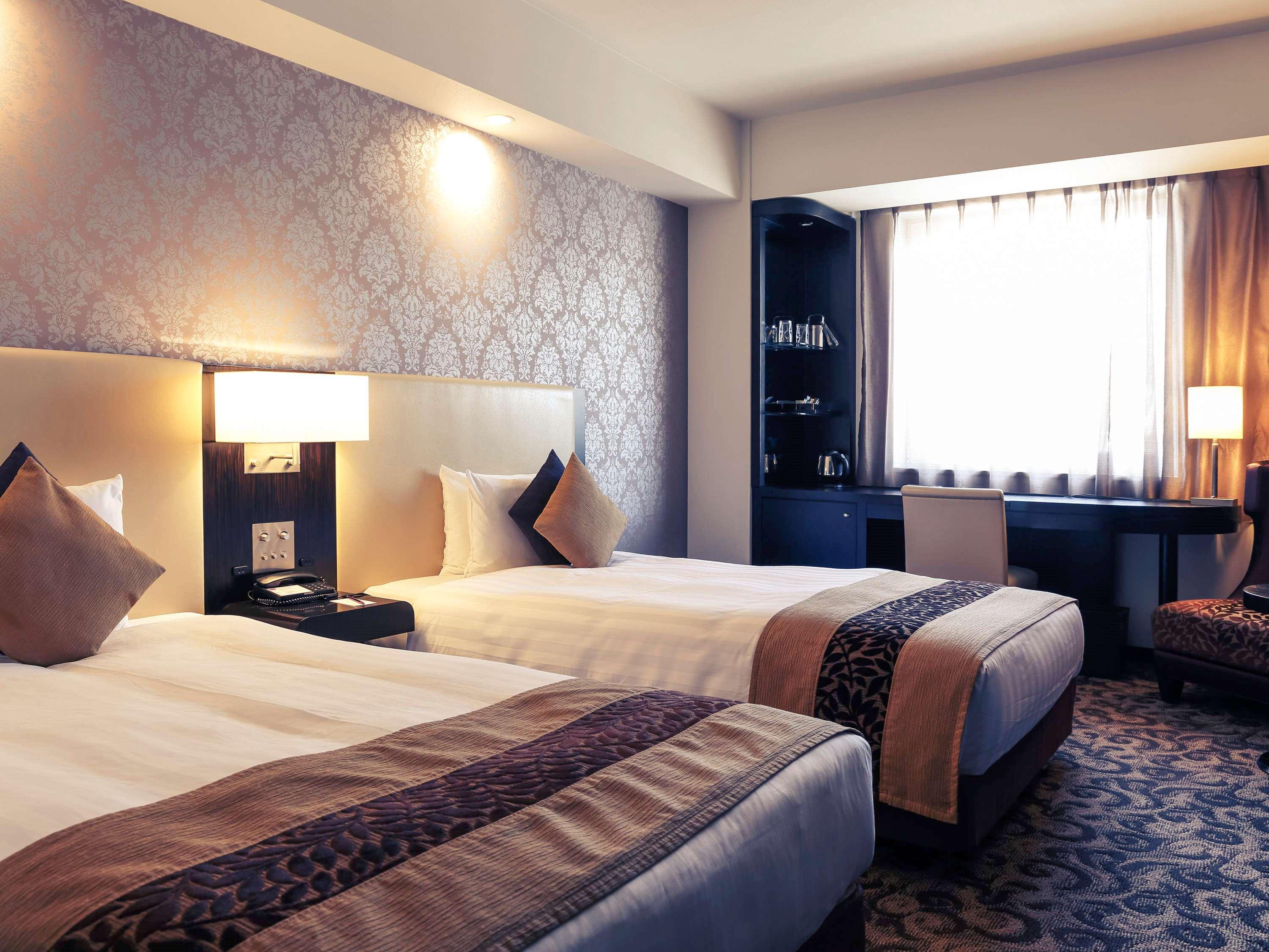 Standard, Convertible Double Bed