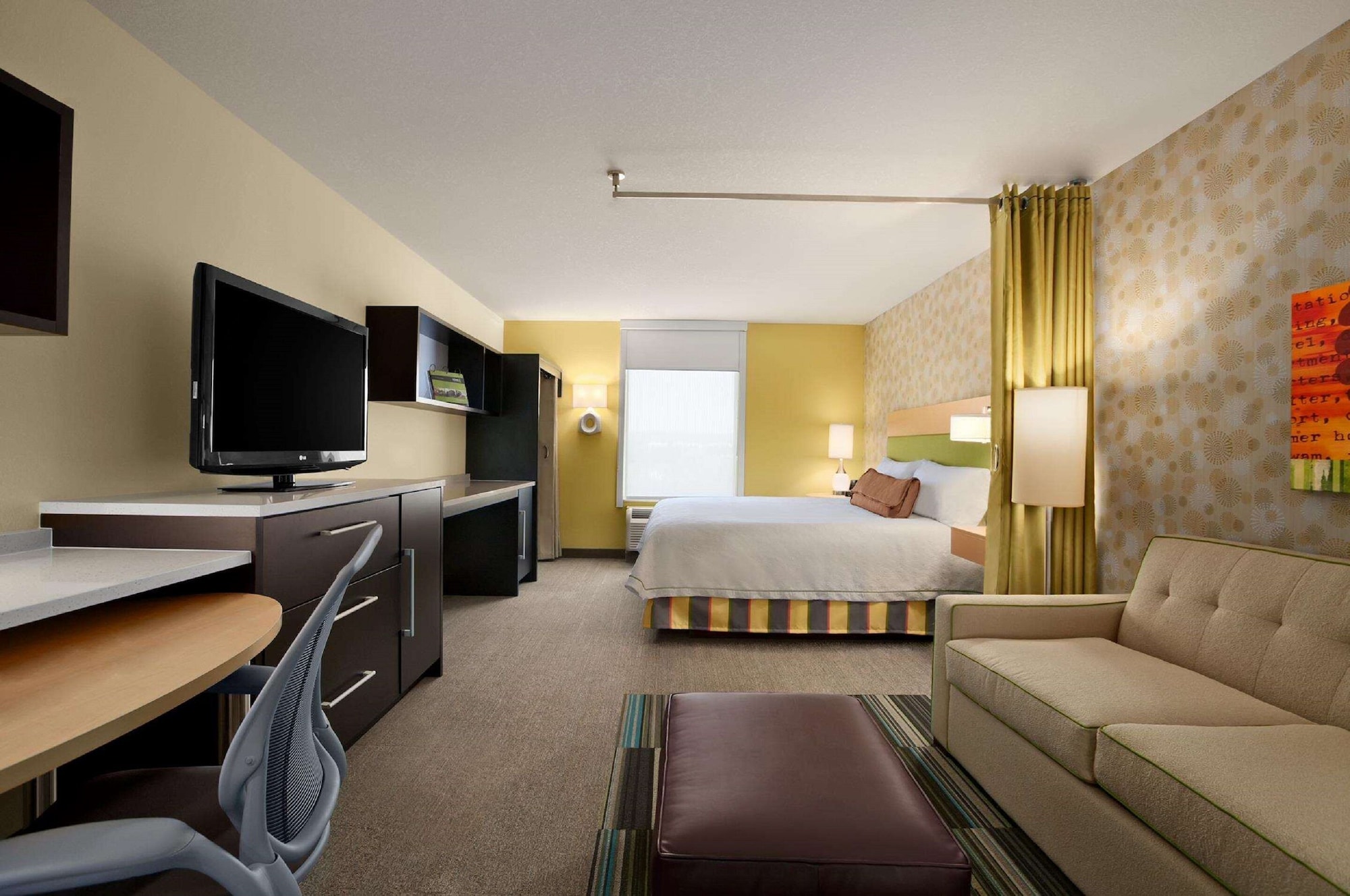 STUDIO, SUITE, KING BED
