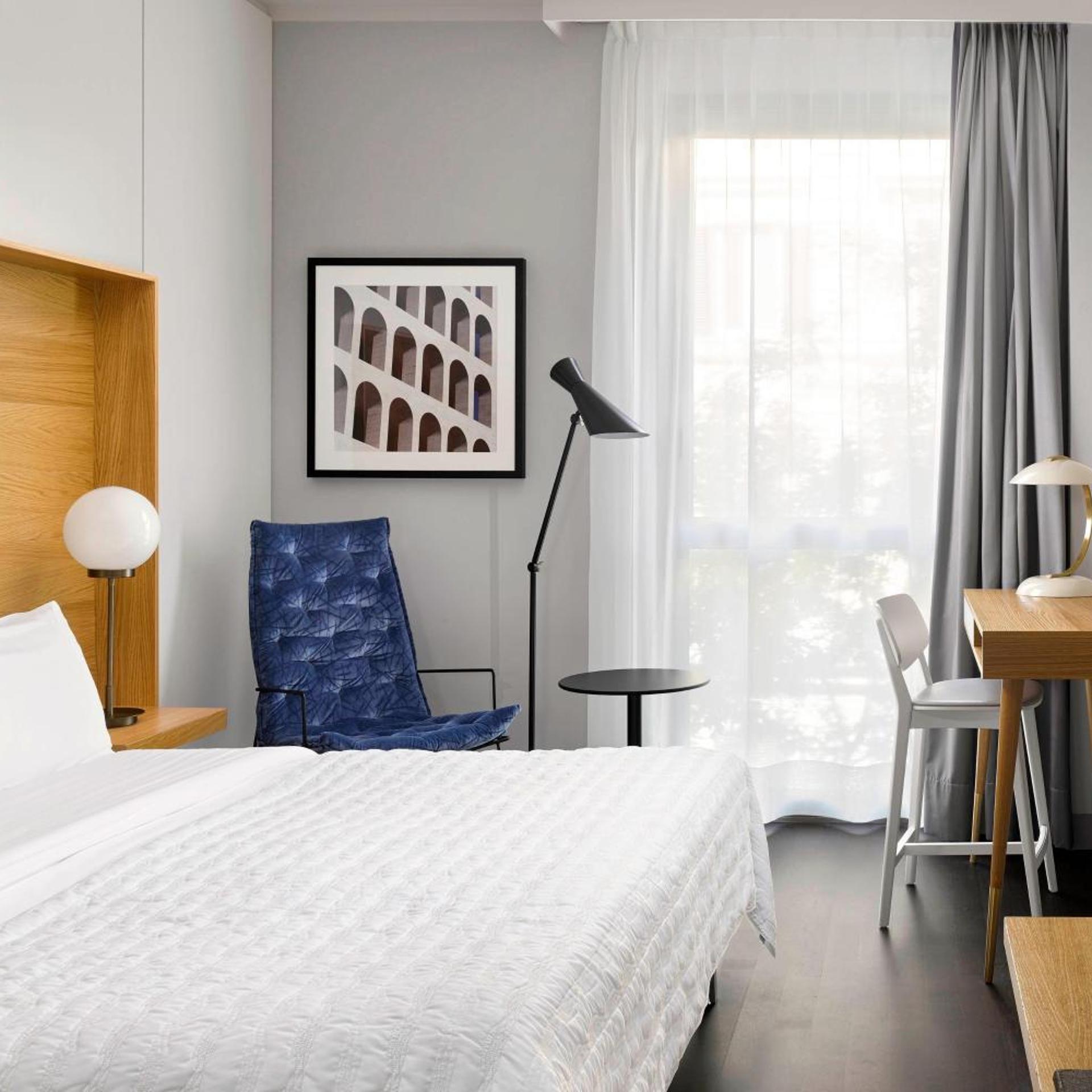 Guest Room, Superior, King Bed, Partial View, Small