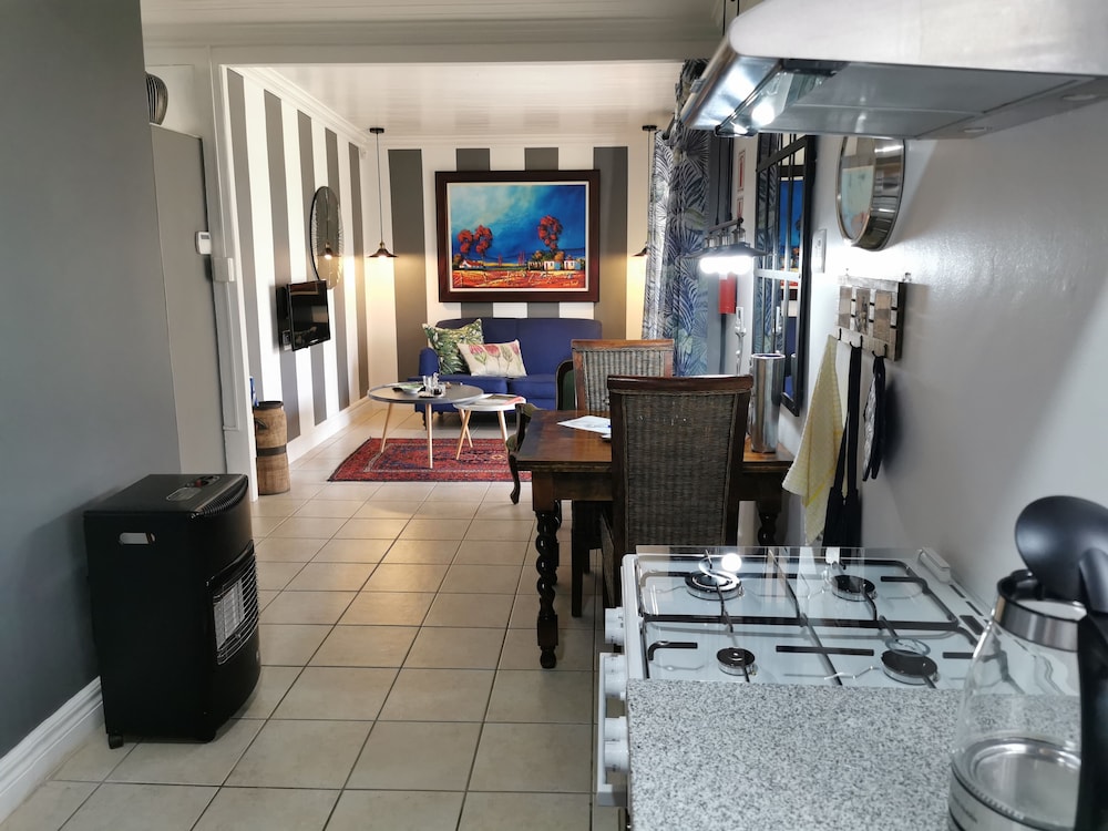 At 98 On Lynburn Guest House 37/50