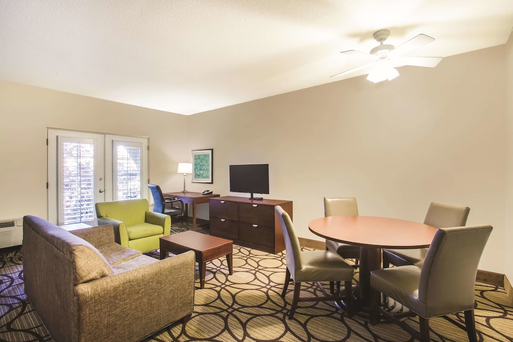 La Quinta Inn & Suites by Wyndham Conference Center Prescott 30/44