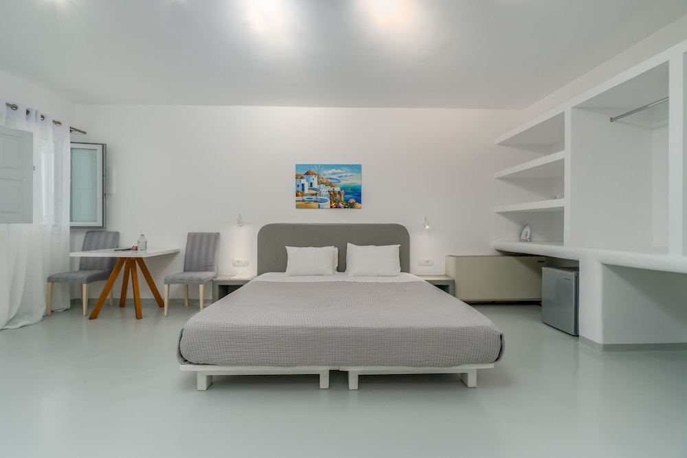 Central Fira Hotel 37/62