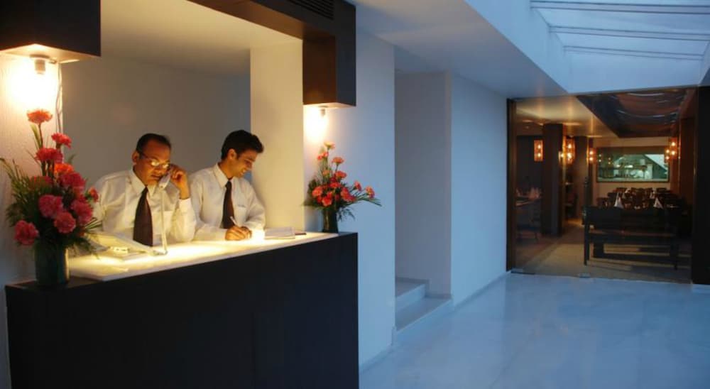 Hotel Palace Heights 8/45