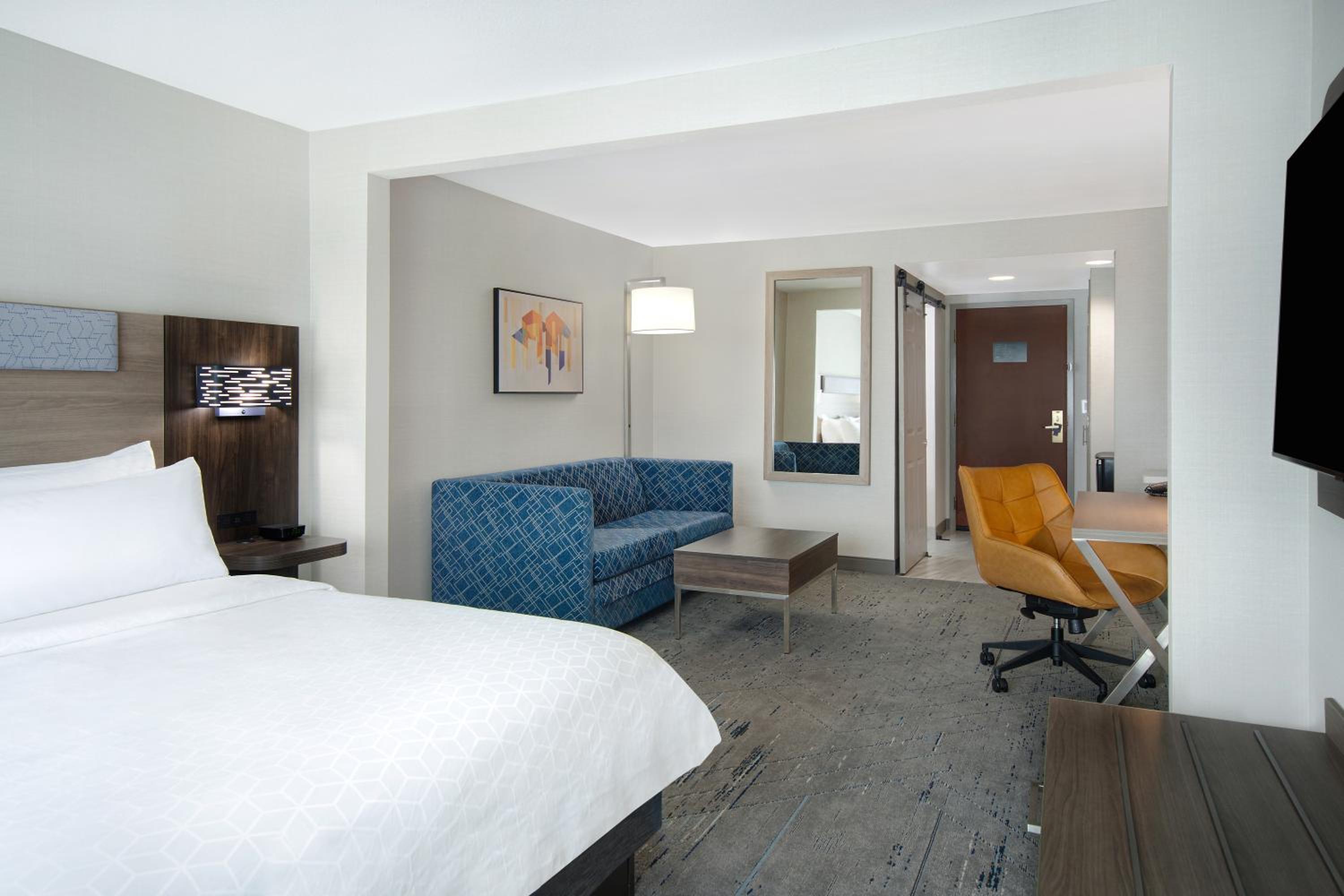 Xtra Space, Suite, King Bed
