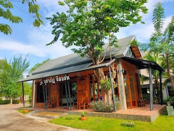 Buraphat Resort 4/50