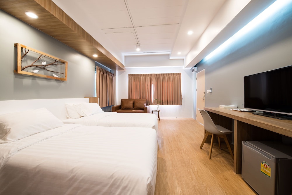DELUXE, TWIN BEDS