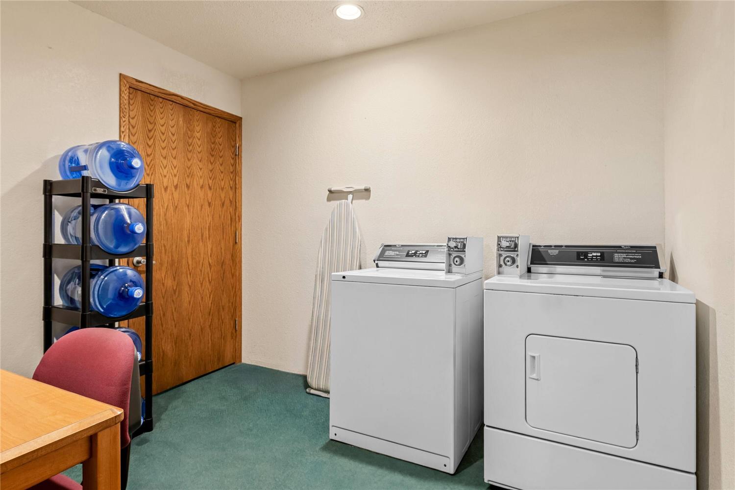Super 8 By Wyndham Blue Earth 30/34