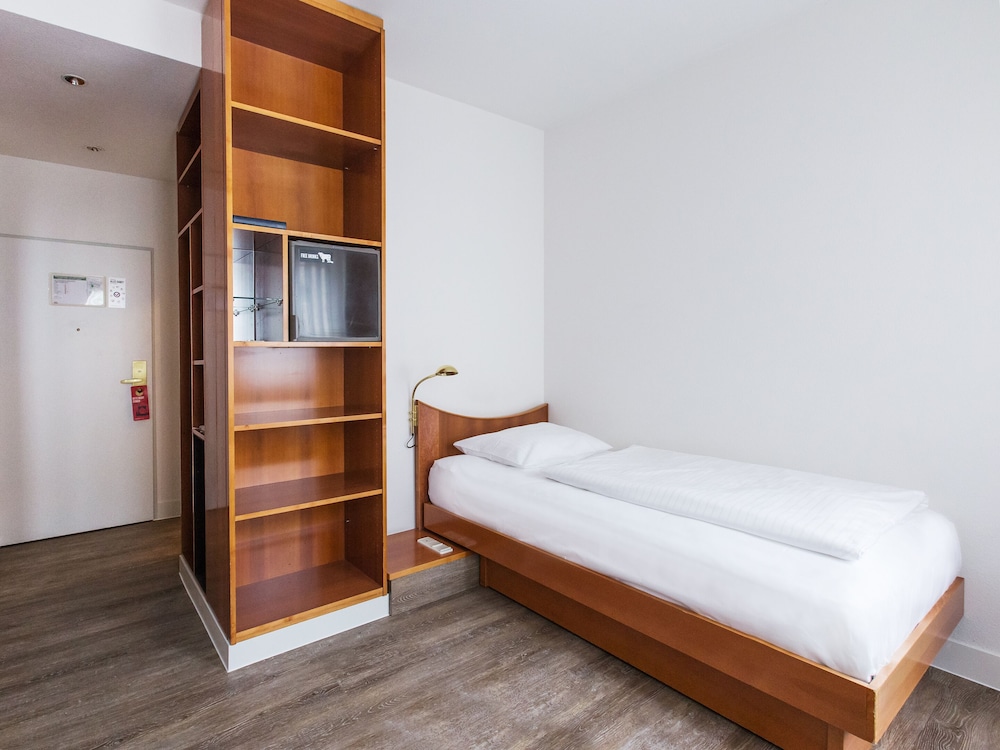 Dormero Hotel Dresden Airport Formerly Airport Hotel Dresden 15/52