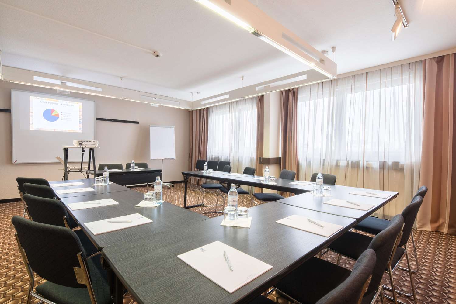 Smart Hotel Voesendorf 60/66