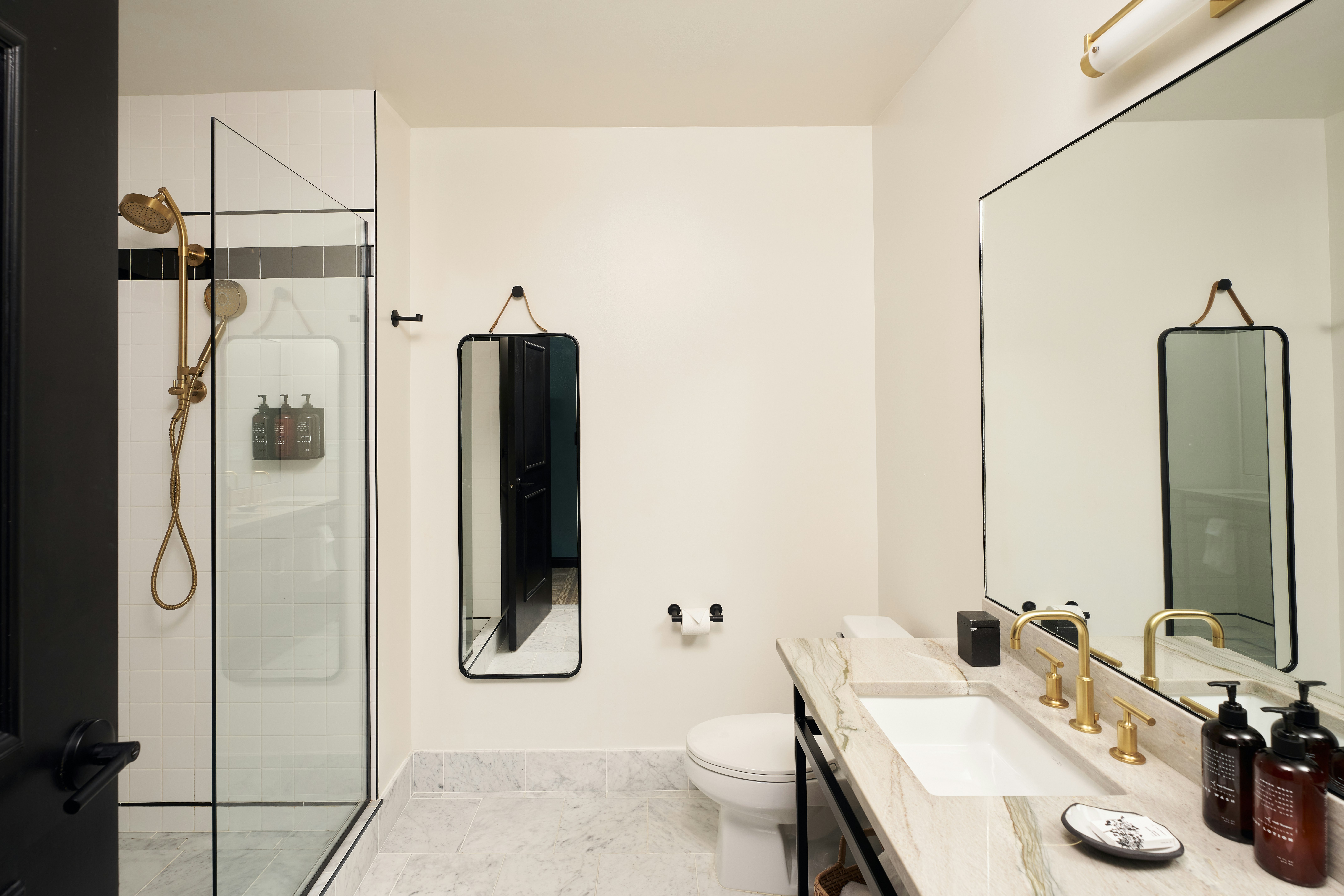 Emeline Hotel 46/50