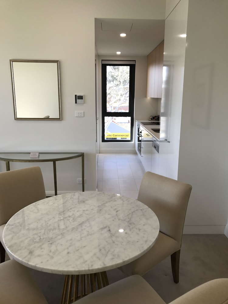 Knightsbridge Canberra 52/61