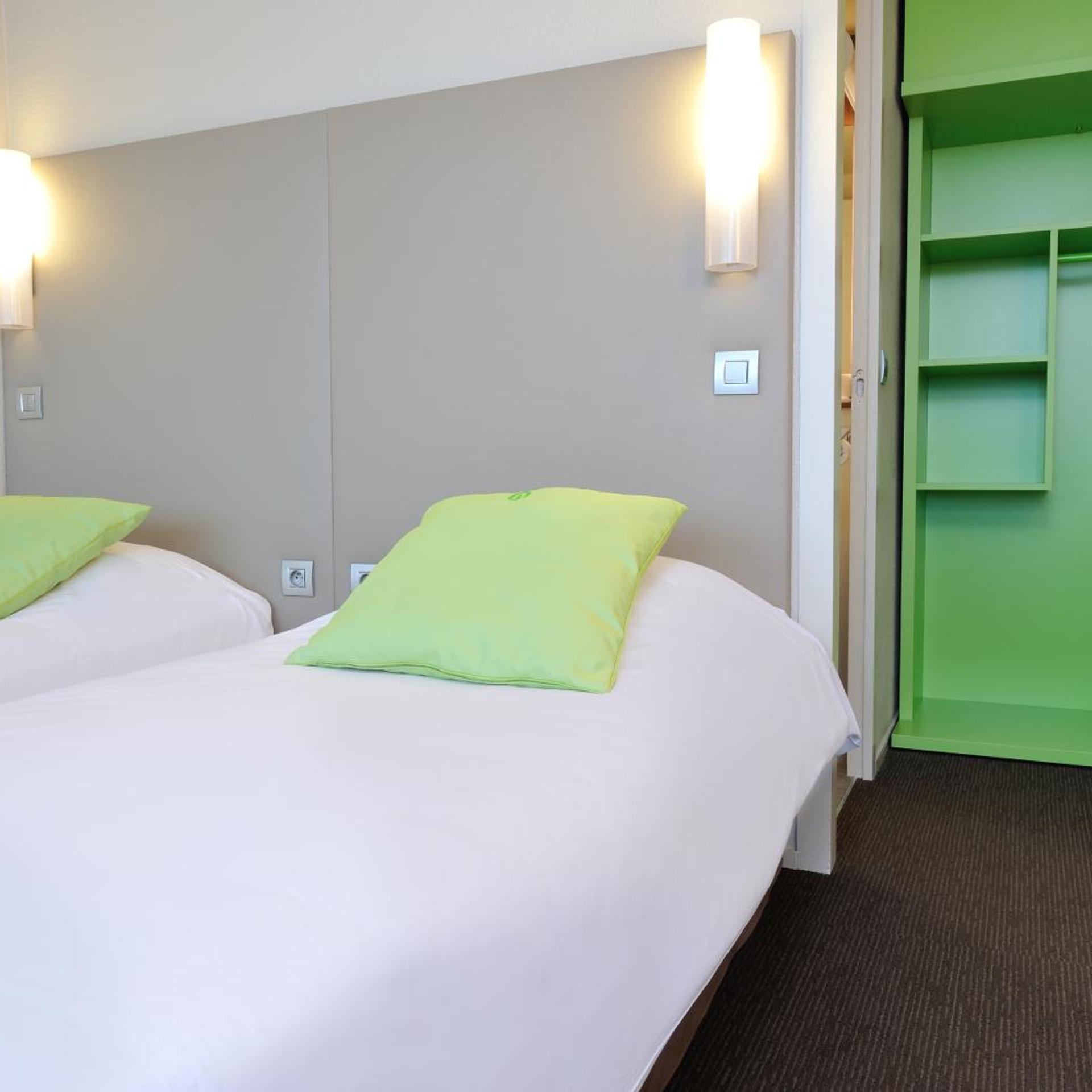 Room, Twin Beds, CAMPANILE VILLENEUVE SUR LOT - PUJOLS 2/5