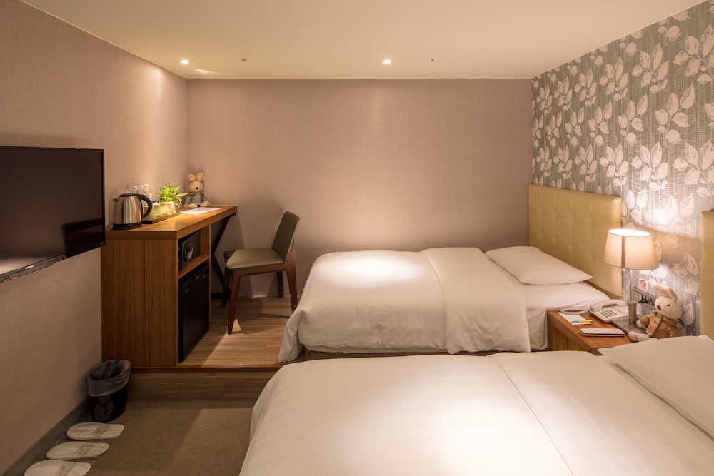 Urtrip Hotel 22/43