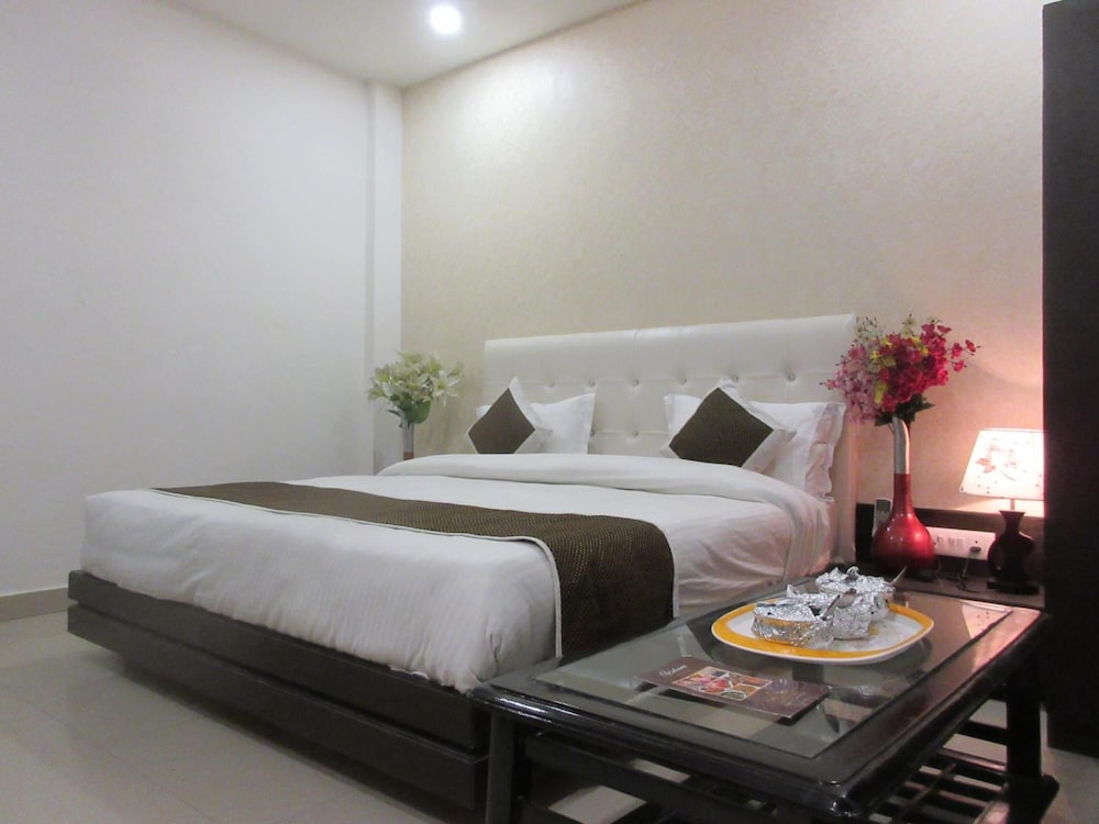 HOTEL RIYA PALACE 30/50