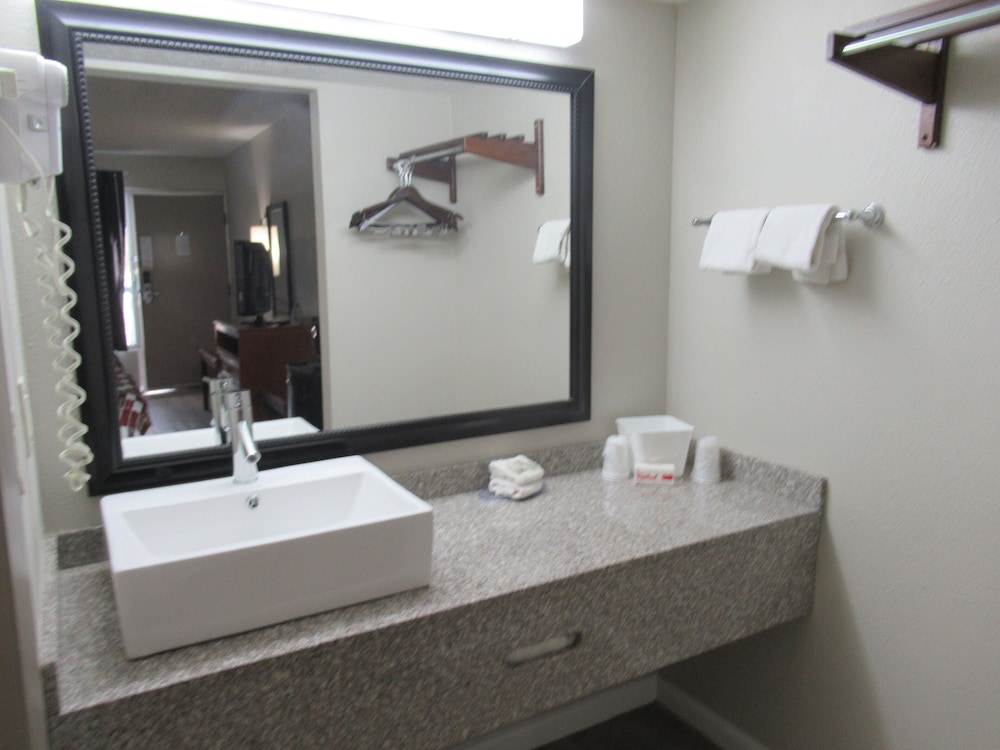 Red Roof Inn Walton - Richwood 10/17