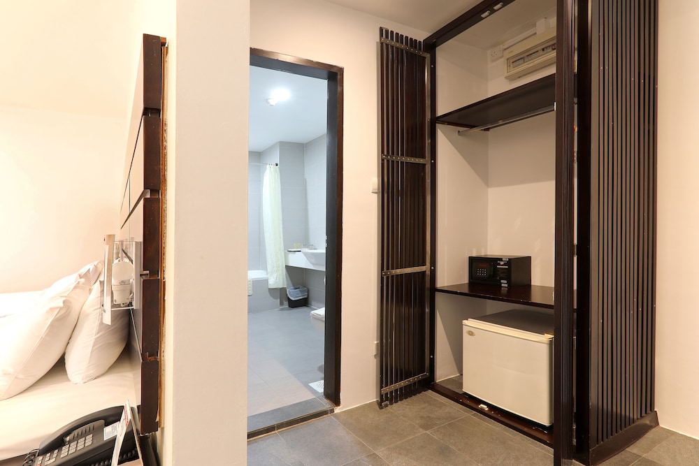 Rest Bugis Hotel 47/73