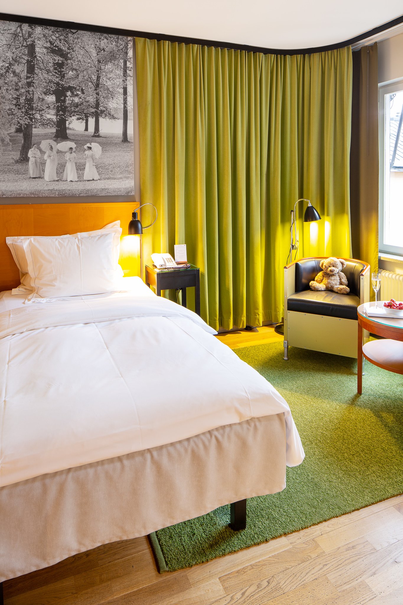 Rival Hotel 27/80