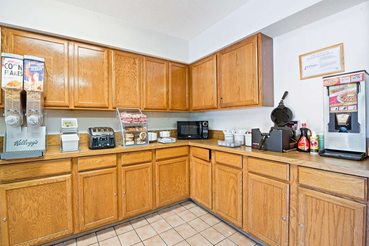 Super 8 By Wyndham Plano/Dallas Area 4/10