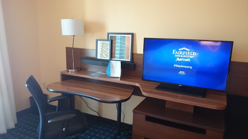 Fairfield Inn Suites Cuero 47/54