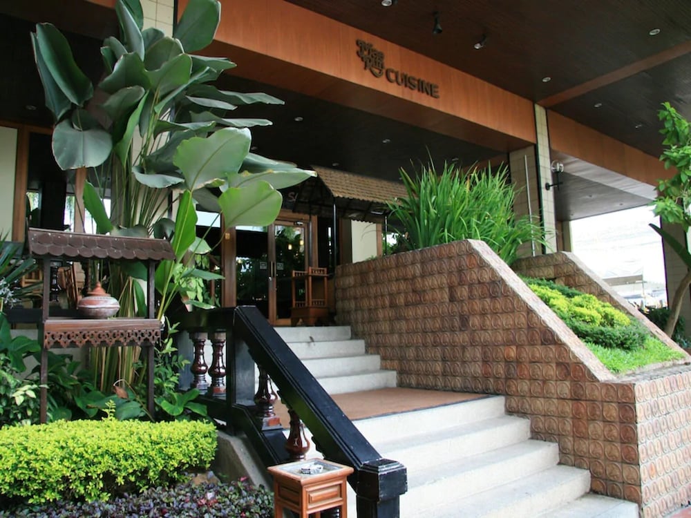 Chiang Mai Orchid Hotel 64/64