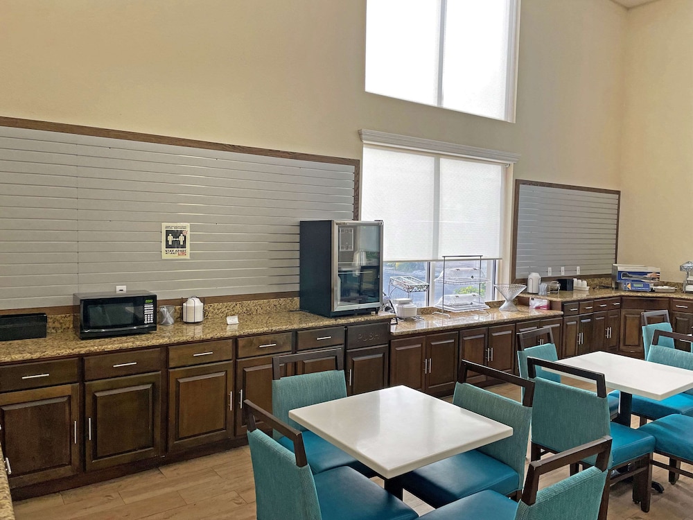 Comfort Inn & Suites Sarasota I75 41/44