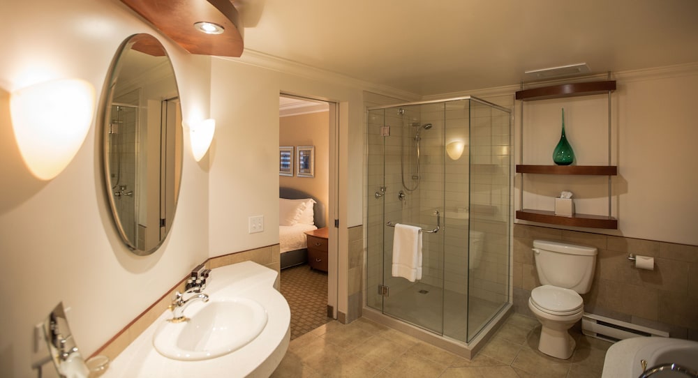 Suite, King Bed, Hotel Le Bonne Entente 2/2
