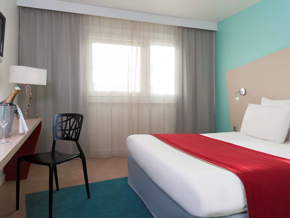 Hotel Mercure Paris Le Bourget 18/74