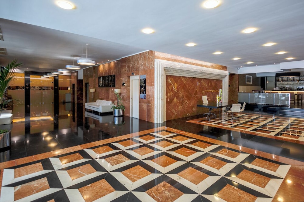 SANA METROPOLITAN HOTEL 8/65