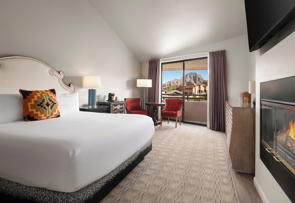 King Bed, Red Rock View