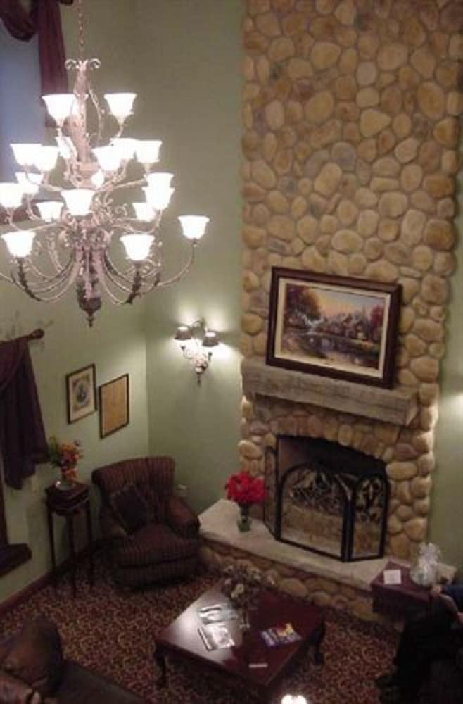 Hearthstone Inn & Suites 32/65