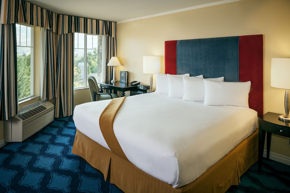 Plaza Inn Suites at Ashland Creek 6/29