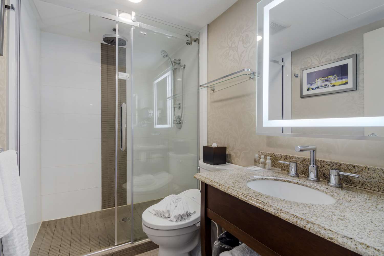 Best Western Premier Chateau Granville Hotel and Suites and Conf. Centre 59/61