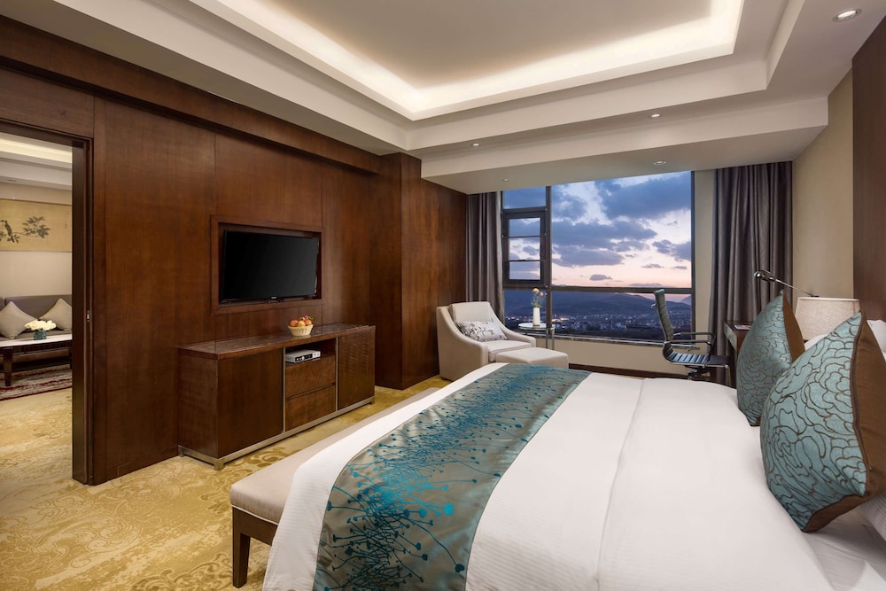 Ramada by Wyndham Huize 7/25