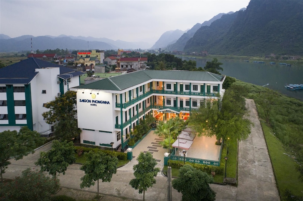Sai Gon Phong Nha Hotel 2/28