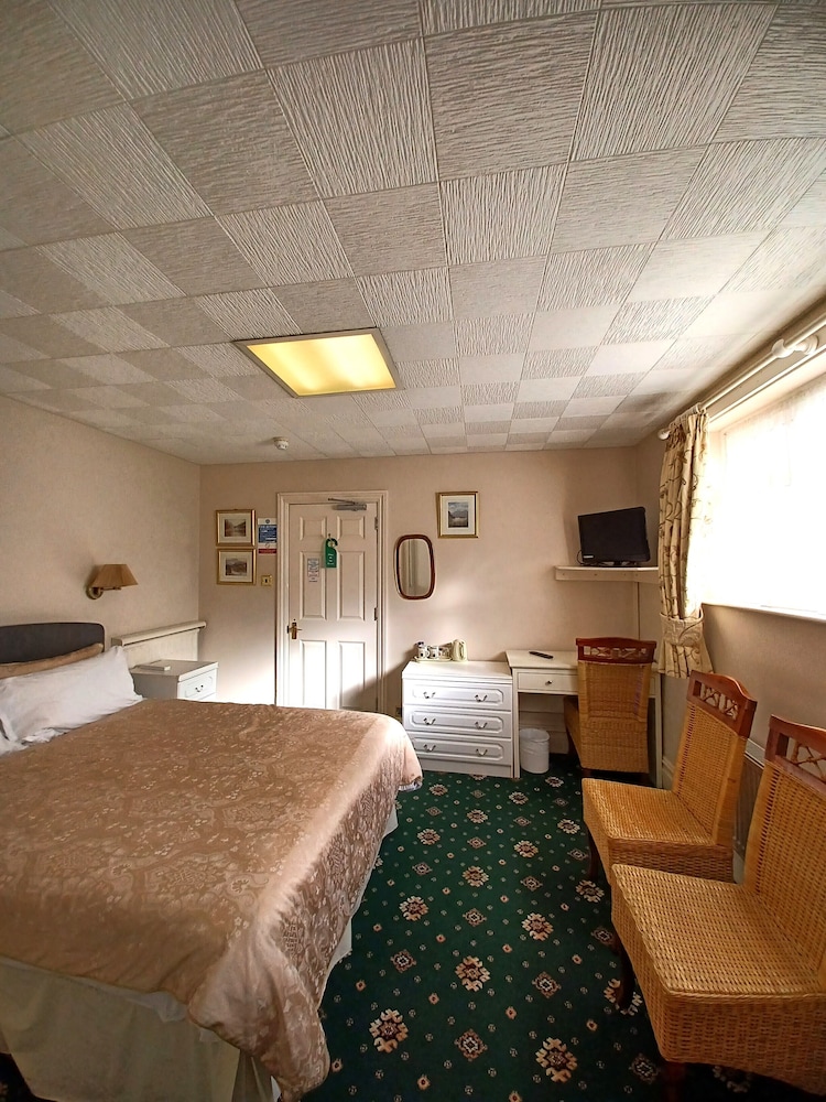 Hunters Lodge 20/50