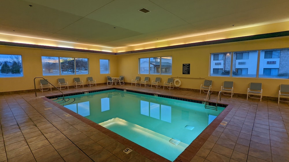 Reston Inn & Suites 21/50